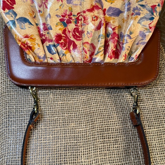 Patricia Nash Zelia Aegean Blooms Frame Convertible Bag - Picture 3 of 14